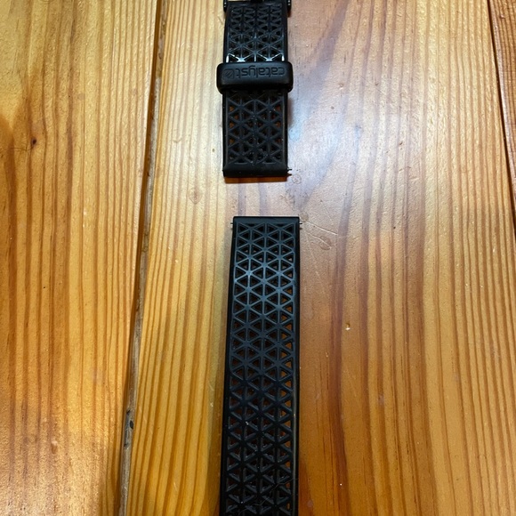 APPLE WATCH 7 45mm WITH ACCESSORIES BUNDLE - Picture 9 of 12